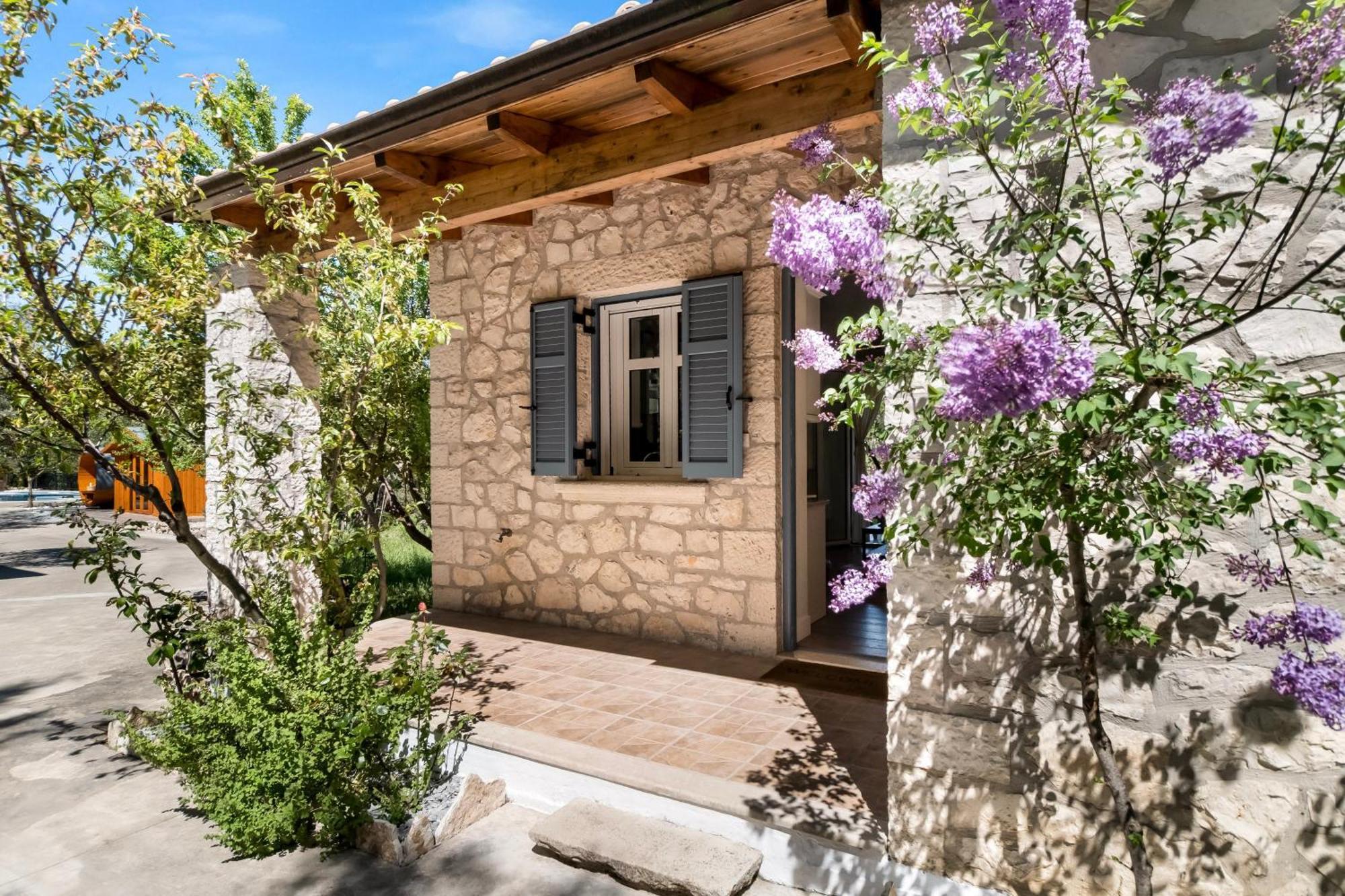 Apanema Mindfulness Resort Lefkada Asprogerakata エクステリア 写真