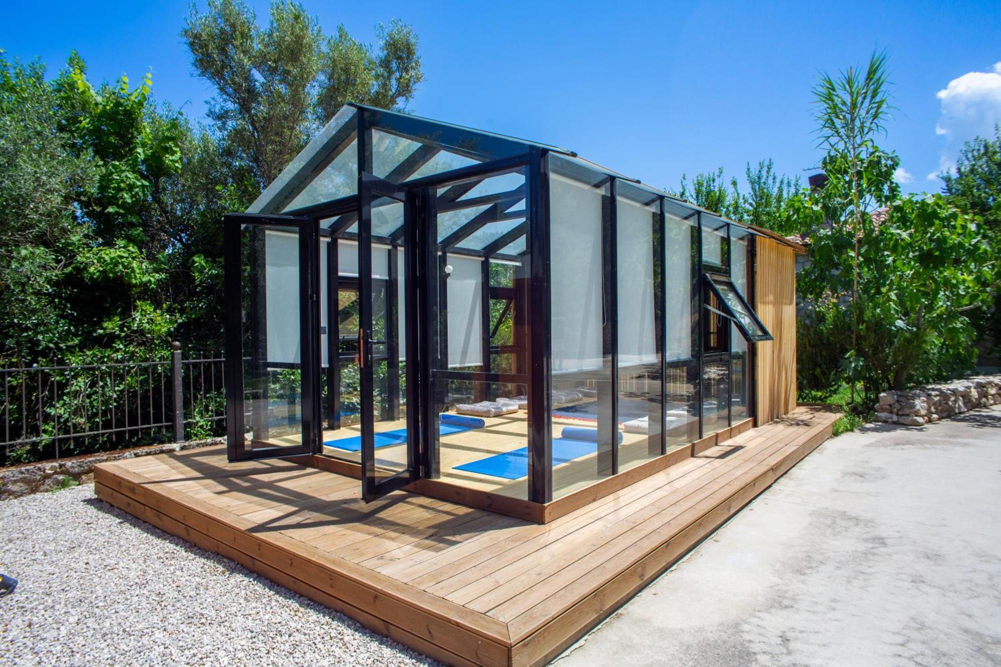 Apanema Mindfulness Resort Lefkada Asprogerakata エクステリア 写真